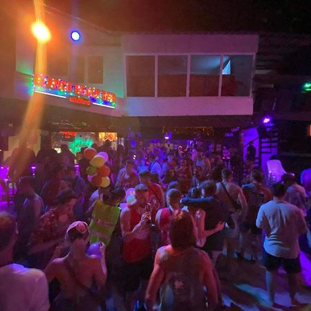 Blanco Beach Bar Hostel Pulau Phi Phi Luaran gambar
